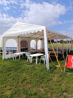 Prodám bytelný kvalitní párty stan 5x10m. - 2