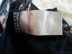 Dívčí letní tm. modré lehké bavlněné kraťasy s regulací 152 - 2
