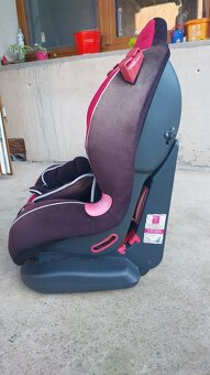 Autosedačka značky Caretero - 2