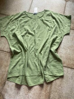 Velikáá nová hráškově zelená tunika mušelín 54 a více - 2