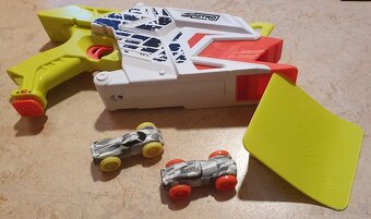 Hračky Nerf Nitro vystřelovací auta - 2