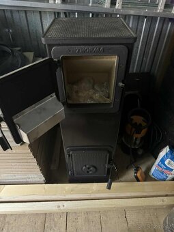 Kamna krbová THORMA Kerpen 2U4P B, černá, 5kW + trubka - 2