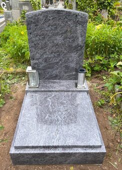 Urnový hrob z přírodní žuly - 2