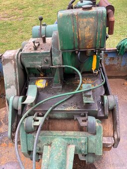 RUČNÍ VIBRAČNÍ VÁLEC - 2