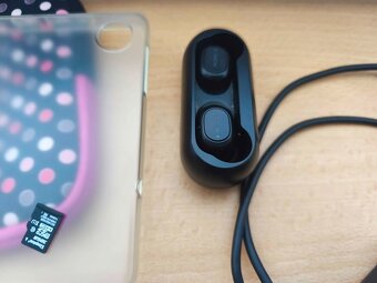 Tablet Lenovo M8 LTE 8" + obaly, sluchátka, paměťová karta. - 2