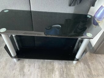 Skleněný černý hifi TV stolek pod televizi - 2