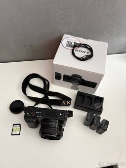 Sony Alpha ZV-E10 +  objektiv 16-50mm + příslušenství - 2
