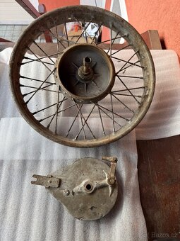 DKW - přední kolo s osou a brzdovým štítem - 2