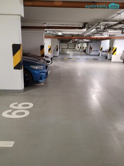 Pronájem, garážové stání, Praha 10, ul. Názovská - 2