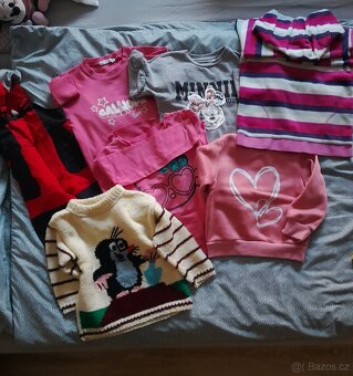 Dívčí oblečení vel. 104 (3-4 roky) - 2