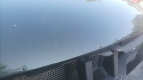 Passat B6 kapota Kód barvy: LC6S - 2