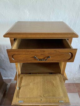 Dva rustikální noční stolky - 2