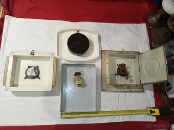 Hodiny za zeď, krbové, budíky, atd. celkem 24 ks  PRIM atd. - 2