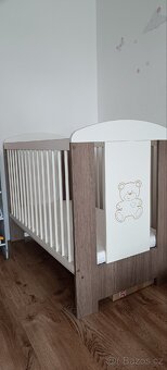 Postýlka + přebalovák s úložným prostorem - 2