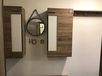 Předsíňová stěna - 2