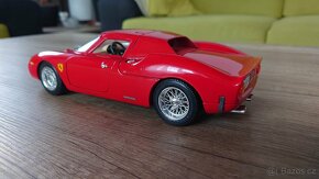 Ferrari 250 Le Mans - 1:18 Bburago - 2