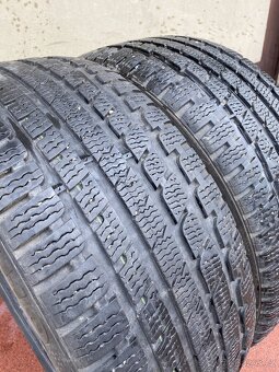 2ks zimni pneu Kumho 225/45R18 95V - 2
