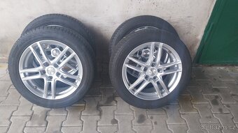 Prodám alu kola na vozy ŠKODA, VW pneu 215/55/17 - 2