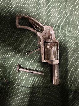 Historický kapesní revolver - 2