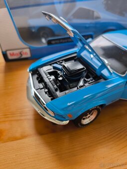 Ford mustang mach 1 1:18 maisto - 2