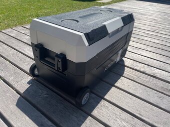 Přenosná kompresorová chladnička Kroak 35l - 2