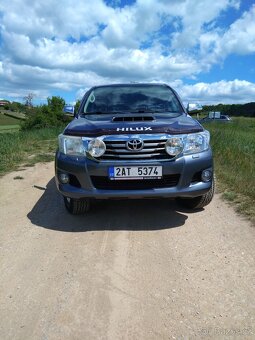 Toyota Hilux - 2
