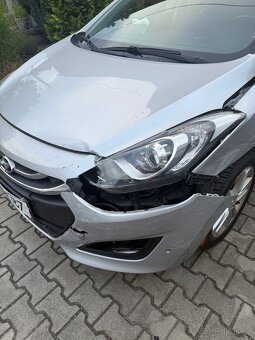 Bouraný Hyundai I30 combi - 2