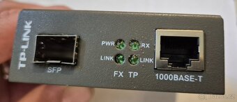 TP-Link MC220L - 2
