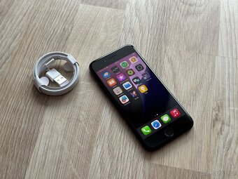 Apple iPhone SE 2. Generace 64Gb - Black - 2