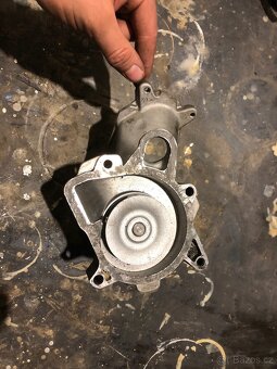 BMW e39 - vodní pumpa - 2
