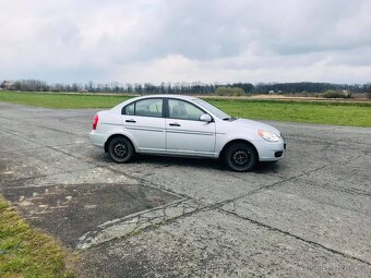 Hyundai Accent - 2