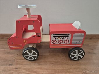 Dřevěné odrážedlo auto - 2