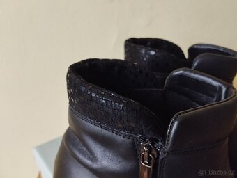 Kotníkové kožené boty vel. 39- zánovní - 2