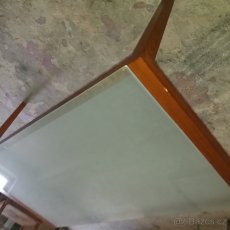 Skleněný stůl - 2