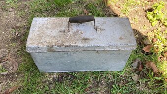 Stará vojenská plechová bedna - 2