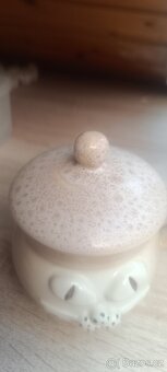 Hrnek s pokličkou - 2