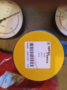 Prodám ventily2 krát ,1 redukce,budiky - 2