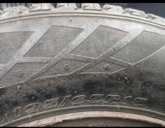 Rezerva s zimní pneu 195/65/15 od Audi - 2