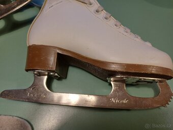 Dětské dívčí lední brusle Botas vel 28 - 2
