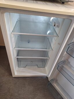 Malá lednička značky Gorenje - 2