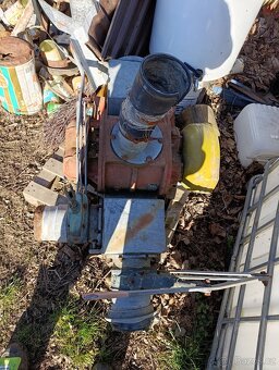 Čerpadlo -vývěva - 2