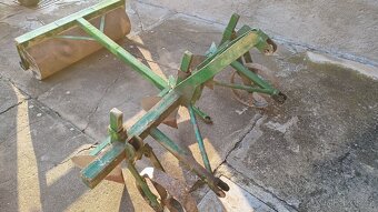 Traktor s kompletním příslušenstvím - 2