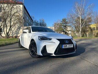 Lexus IS 300h F-Sport - 2
