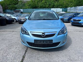 Opel Astra J 1,6 16V, 2009, tyrkysová, najeto 135.386 km - 2