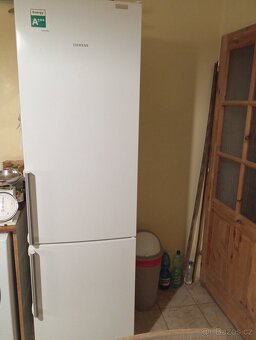 Kombinovaná lednice s mrazákem Siemens - 2