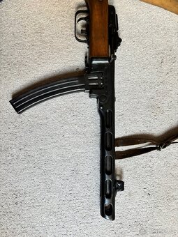 Expanzní samopal D - 2