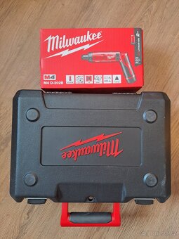 Milwaukee M4D-202 - 2