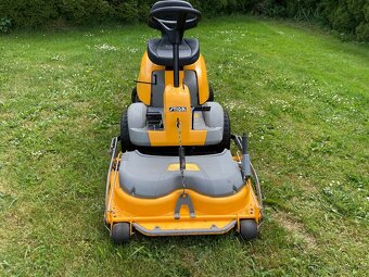 Zahradní traktor,rider Stiga Villa 12 HST - 2