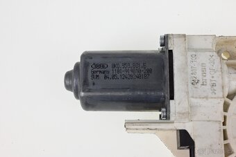 Motor stahování okna Audi A4/A5/A7/Q5/Touareg – 8K0959801B - 2