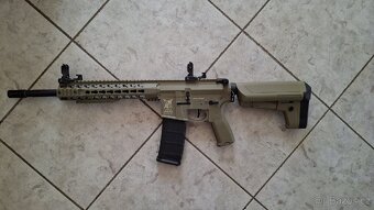Airsoftová zbraň + vybavení - 2